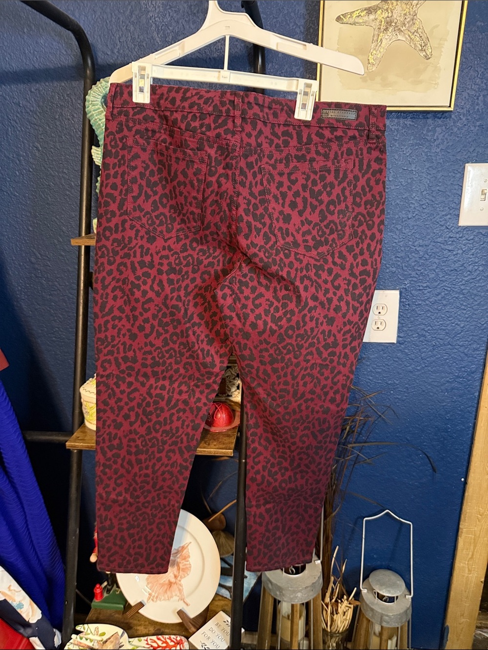 Sanctuary Burgundy Leopard Print Cropped Jeans - Picture 4 of 4